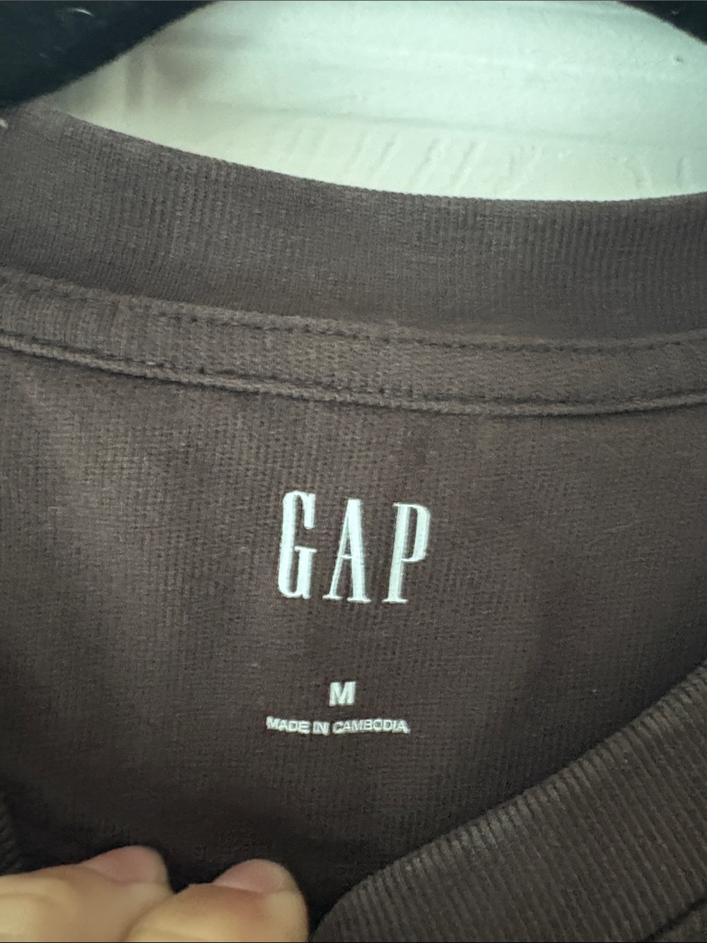 GAP Heavyweight cotton Classic Crew Neck T-Shirt in Dark Brown - Picture 2 of 3